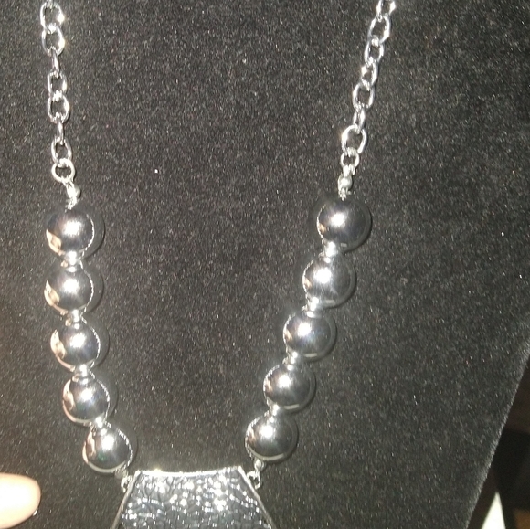 Jewelry - Picture 2 of 16